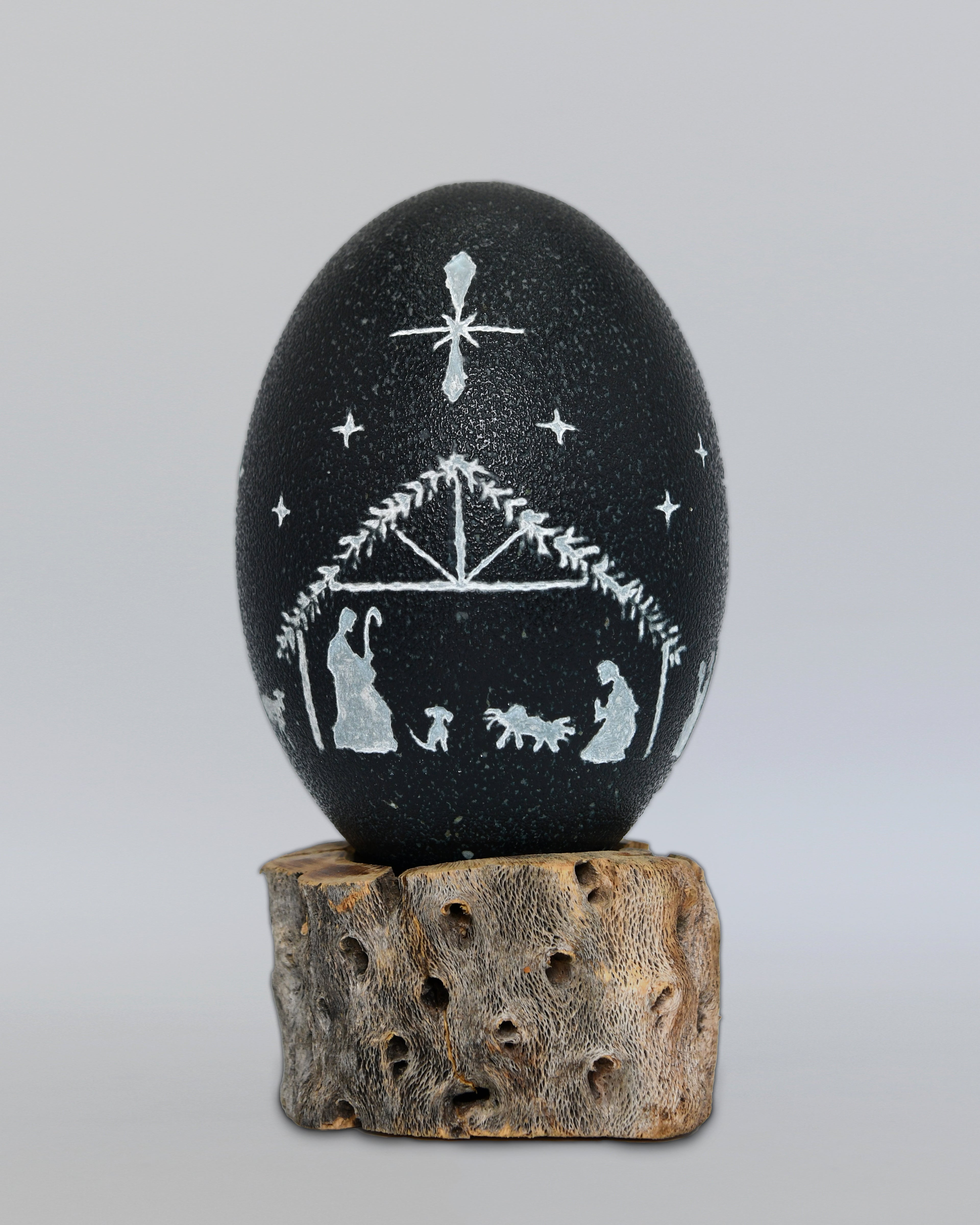 "The Light in the Manger" - Nativity Scene Hand Carved Emu Egg